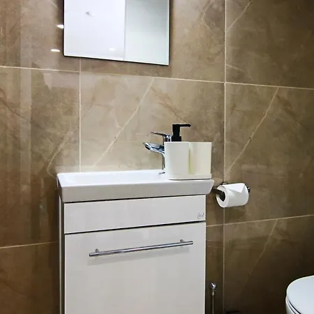 Phaedrus Living: Luxury Maisonette Lighthouse 60 Apartment